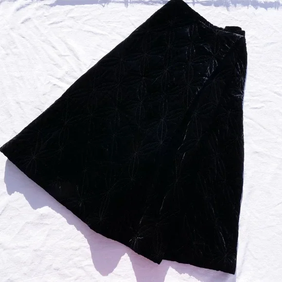Gorgeous 90s GHOST quilted black velvet maxi skirt - Picture 8 of 8